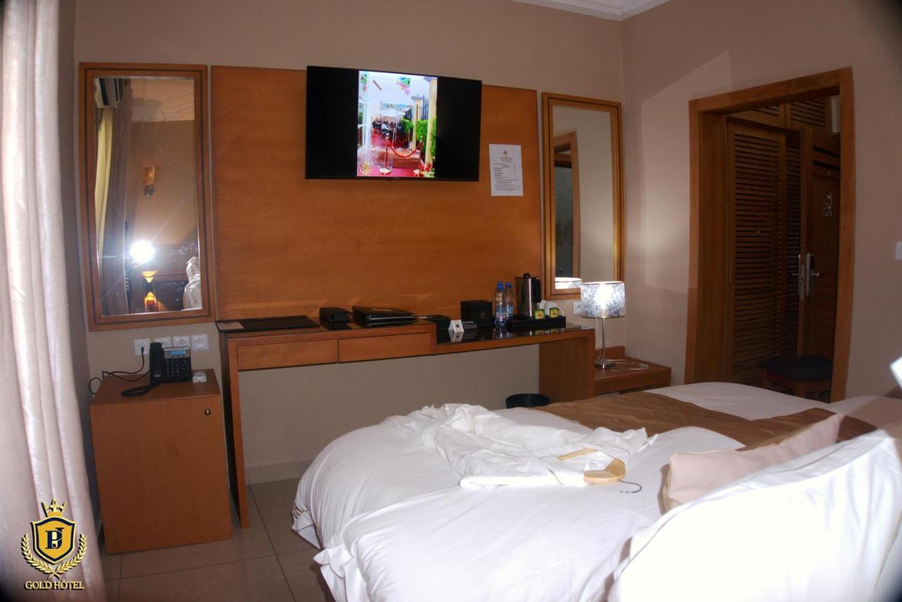 Gold Hotel Bafang Экстерьер фото